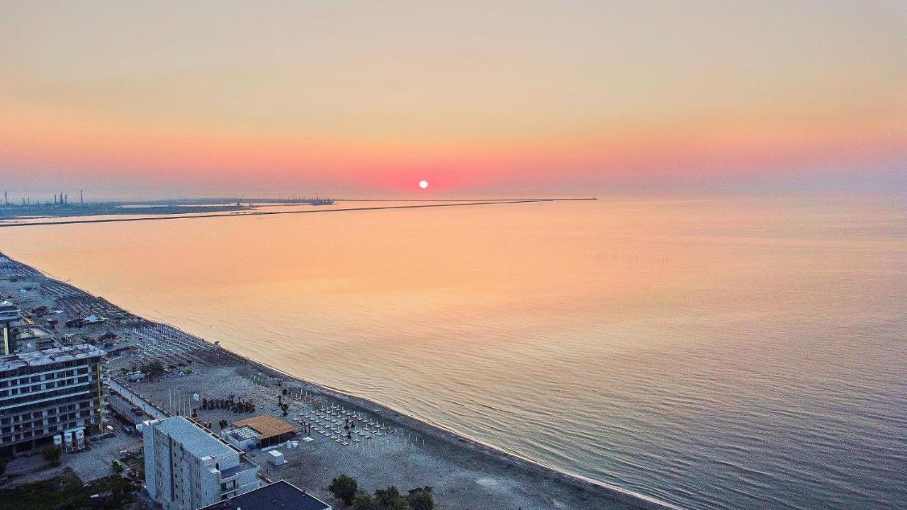 Star In Infinity - Parking * Mamaia